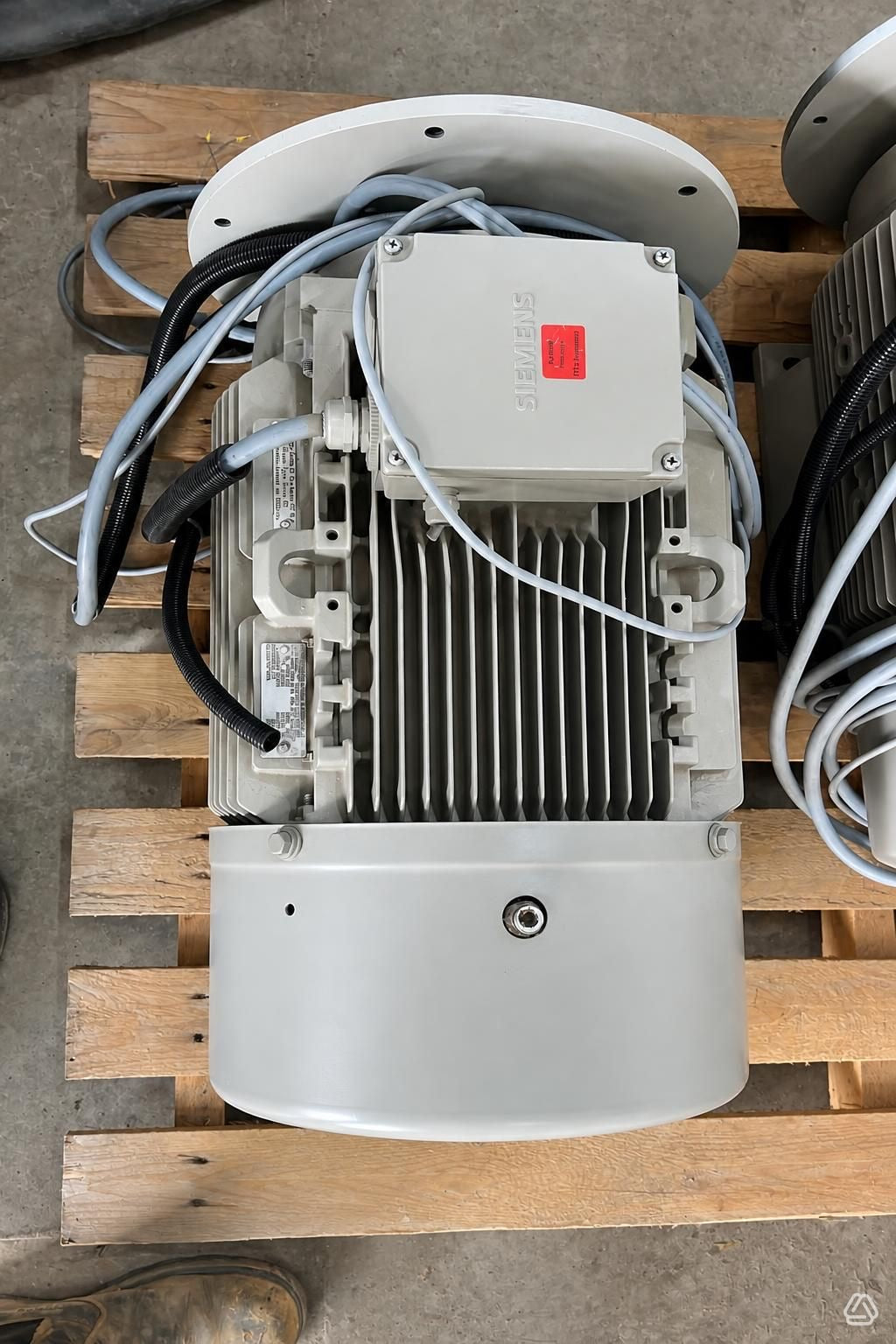 Siemens Coolant Motor - 1LA51868AB60-Z – Refurbished Enercon E82 Component